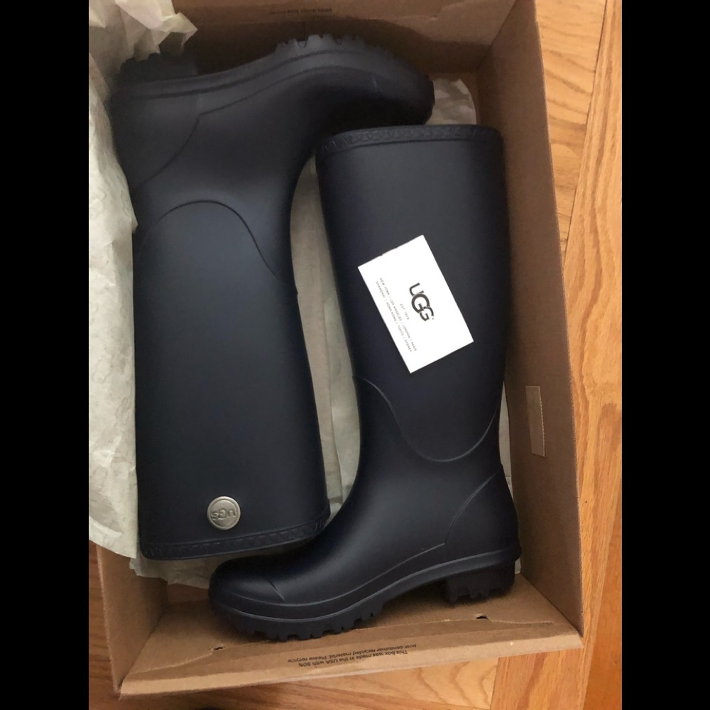 NIB UGG Shelby Matte Black Waterproof Rain Boots Sz 5